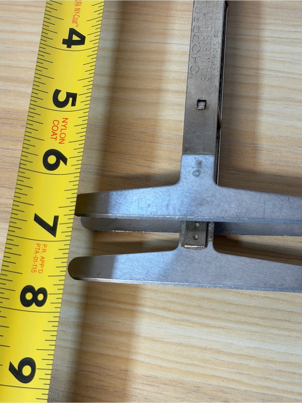 Vintage Red-Handled Foley T-Shape Food Chopper - Picture 4 of 5